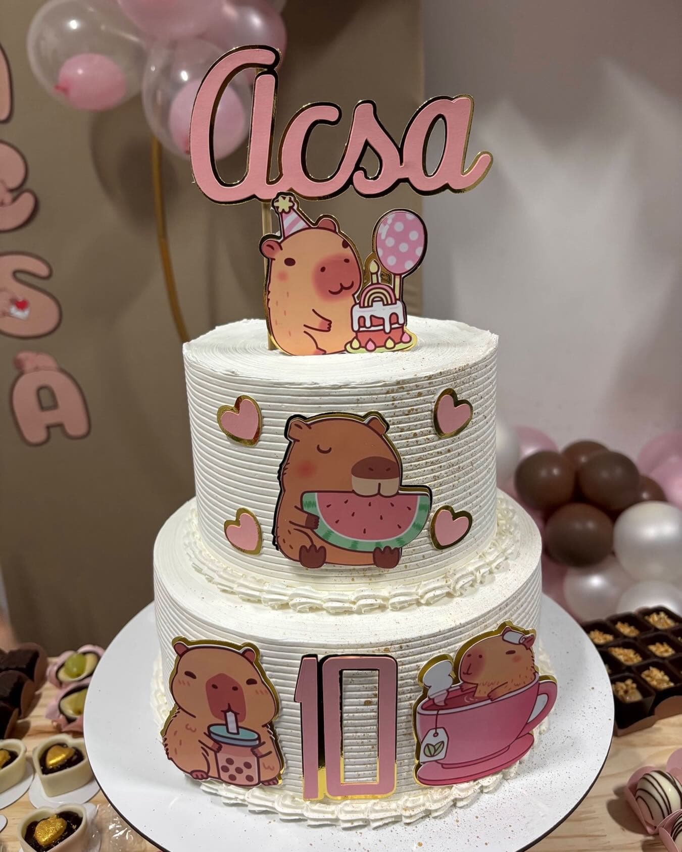 Bolo personalizado com tema capivara